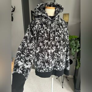 Athleta fuzzy hoodie with pockets, size large